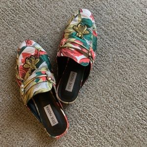 SUPER COMFY AND STYLISH MULES!!